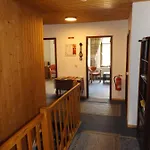 Gaestehaus Hahnenkrug בית הארחה *