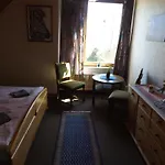 Gaestehaus Hahnenkrug בית הארחה